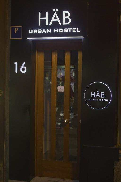 Hab Urban Hostel Сеговія Екстер'єр фото